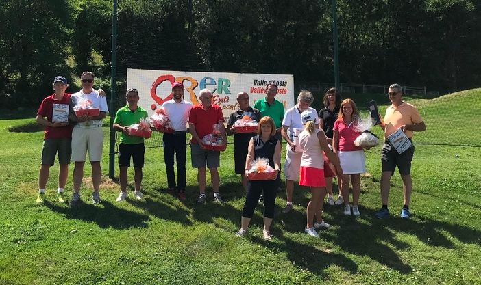 Nella foto da sx Bottoglia Lorenzo, Bottoglia Gabriele, Uka Gimmy, Biancardi Giacomo, Rollet Renato, Cairo Vincvenzo, Cuneaz Anita, Farcoz Riccardo, Rey Francesca, Borney Dario, Vallet Mariella, Stevanon Piera