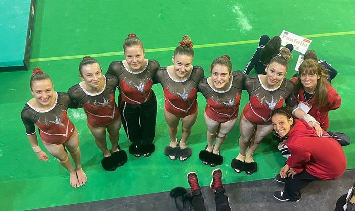 Claire Savoye, Sofia Chiumello, Sophie Graziano, Alessia Ristorto, Sofia Ambrosio e Lucrezia Silvestro con le tecniche Claudia Iacona e Federica Vinante