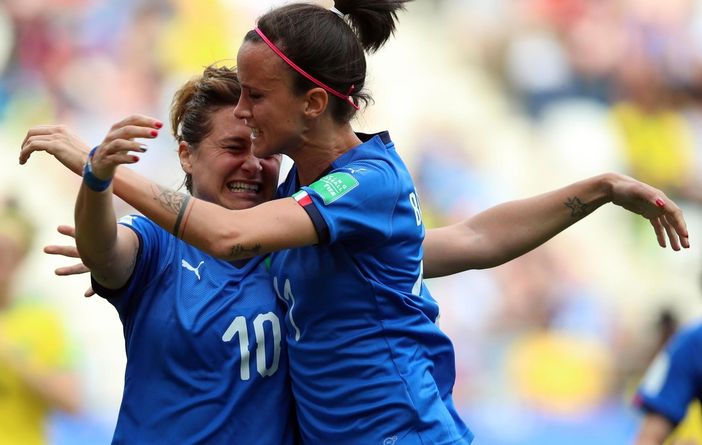 Le azzurre avanti tutta nei mondiali. Dopo il 5 a zero alla Giamaica tocca al Brasile Le azzurre avanti tutta nei mondiali. Dopo il 5 a zero alla Giamaica tocca al Brasile