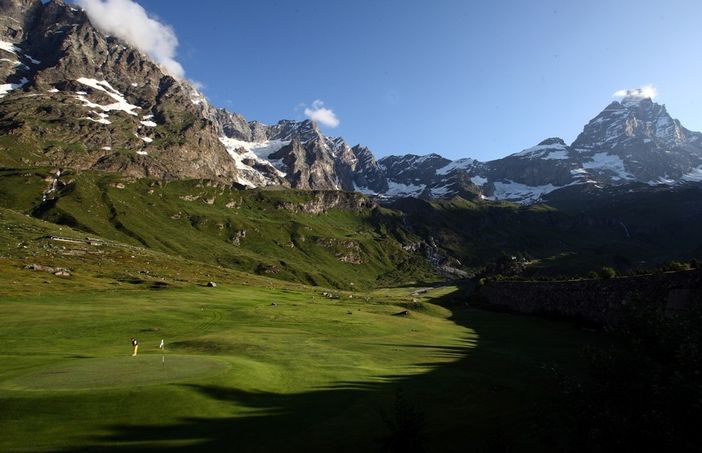 Golf: In arrivo quasi 80 mila euro per manutenzione campi in Valle Golf: In arrivo quasi 80 mila euro per manutenzione campi in Valle
