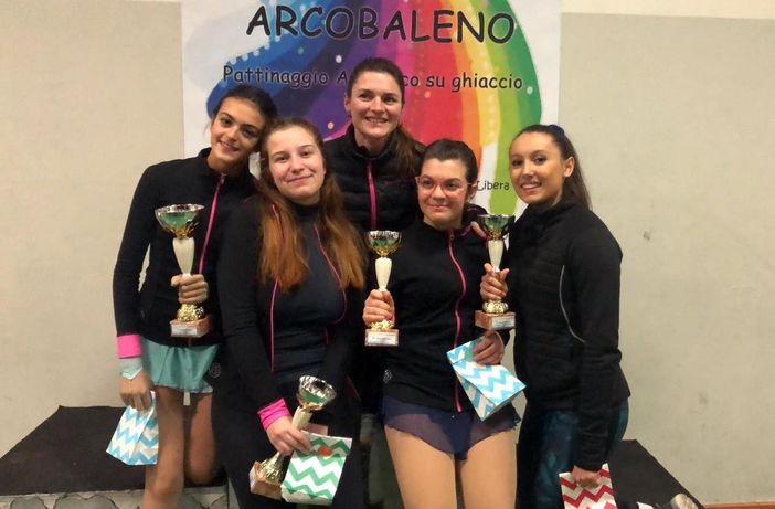 Da sin: Gaia Caglianone,Gaia Zamponi, Romina Poli (allenatrice), Elodie De Lio e Selma Tomei