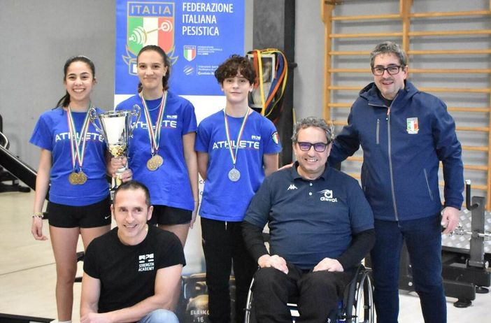 Da sn in piedi Flavio Serra accanto a Egidio Marchese presidente Disval