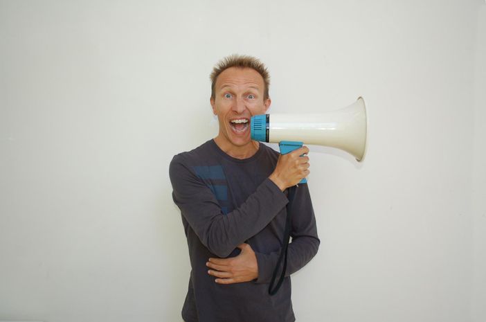 Cristiano Militello chiude il Festival dei Libri Sportivi a Busto Arsizio con lo spettacolo “Mi saluta... Cristiano Militello?”