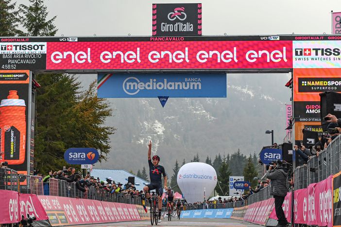 GIR0 D'ITALIA: Geoghegan Hart: vittoria con dedica a Portal. Almeida non molla la Maglia Rosa GIR0 D'ITALIA: Geoghegan Hart: vittoria con dedica a Portal. Almeida non molla la Maglia Rosa