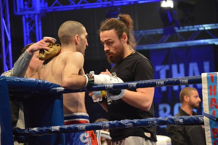 Luca D'Isanto sul ring insieme a coach Manuel Bethaz