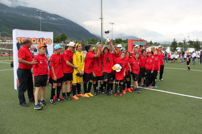 TROFEO TOPOLINO CALCIO: Strepitoso Aygreville, suo il trofeo Esordienti TROFEO TOPOLINO CALCIO: Strepitoso Aygreville, suo il trofeo Esordienti