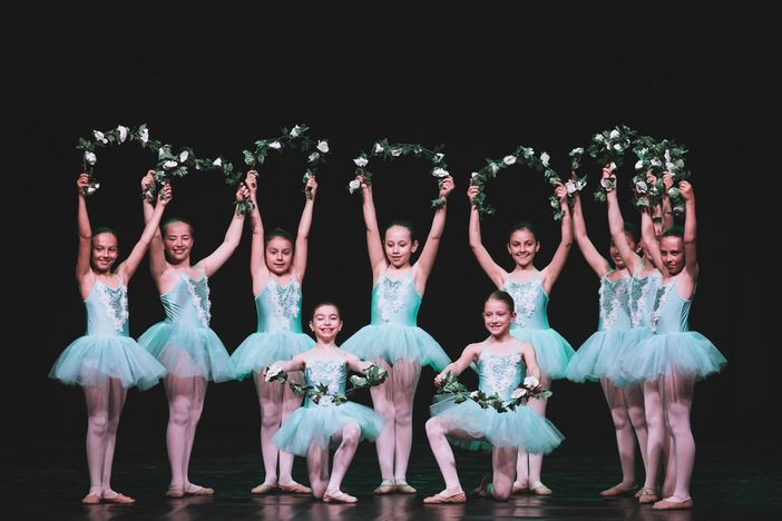 “Sold Out” al Teatro Giacosa per il saggio-spettacolo dell’Institut de Danse du Val d’Aoste “Sold Out” al Teatro Giacosa per il saggio-spettacolo dell’Institut de Danse du Val d’Aoste