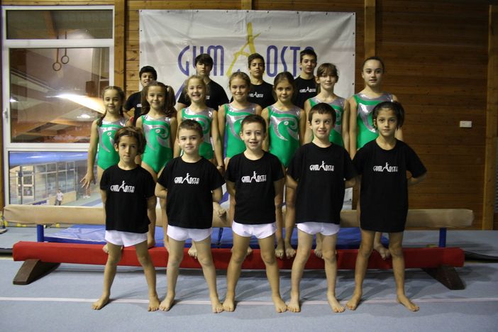 Una parte della squadra Gym in gara a Galliate