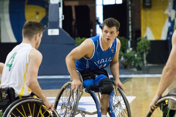 Sabri Bedzeti: “Sulla carrozzina da basket, per sentirmi di nuovo come gli altri. E ora, voglio lasciare il segno”