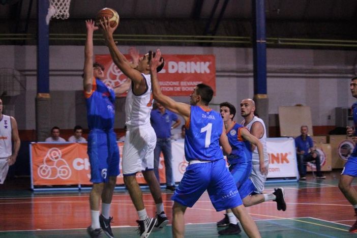 Basket: Eteila sconfitto a 14 secondi dalla fine di un match intenso ed equilibrato Basket: Eteila sconfitto a 14 secondi dalla fine di un match intenso ed equilibrato