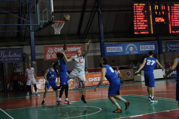 Basket: Serie D, L'Eteila schiaccia il Trino e resta in vetta Basket: Serie D, L'Eteila schiaccia il Trino e resta in vetta
