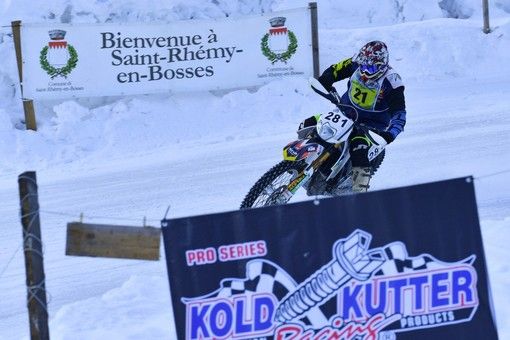 Moto: Dayné e Belli primeggiano sul ghiaccio di Crevacol Moto: Dayné e Belli primeggiano sul ghiaccio di Crevacol