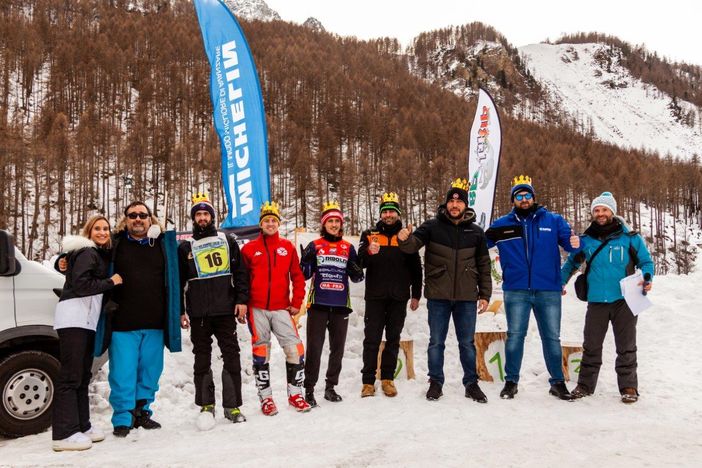 i "Re del Traverso" da sx: Gaia Scarcella (Segretaria di gara), Alessandro De Gregori (organizzatore), Andrea BIanciotto, Federico Novara, Alessio Bonetta, Alessandro Vernero, Melwin Negrillo, Marco Berto, Davide Lombardi (Organizzatore i "Re del Traverso" da sx: Gaia Scarcella (Segretaria di gara), Alessandro De Gregori (organizzatore), Andrea BIanciotto, Federico Novara, Alessio Bonetta, Alessandro Vernero, Melwin Negrillo, Marco Berto, Davide Lombardi (Organizzatore