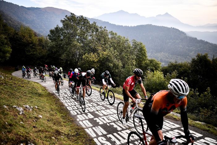 Ciclismo: La carica dei 2.500 alla Gran Fondo Il Lombardia