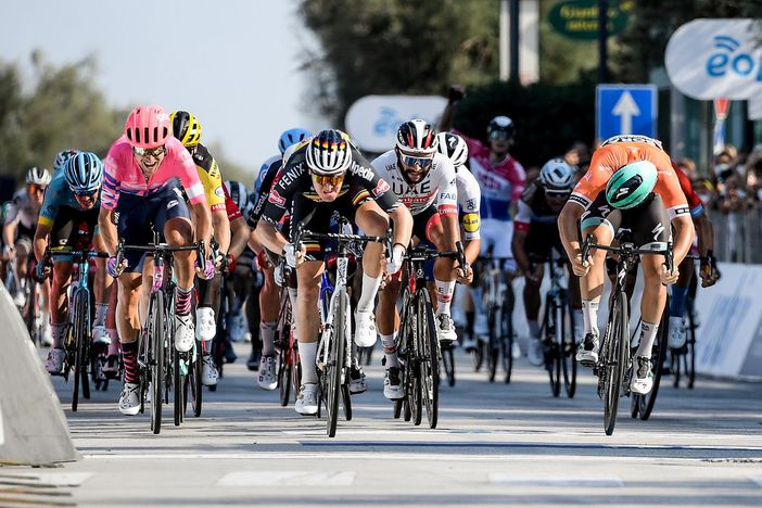 Ciclismo: Tirreno-Adriatico; Tim Merlier firma a Senigalia una volata d'Autore