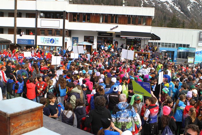 Si chiude il Criterium Cuccioli di La Thuile, sotto lo sguardo del presidente Fisi Flavio Roda e di Matteo Marsaglia