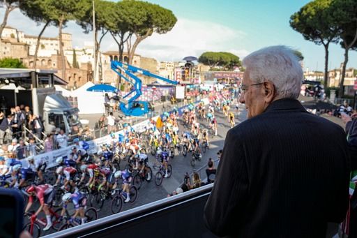 Il bilancio del direttore del Giro d'Italia Vegni: "In linea con le aspettative, crono storica. Con un clima diverso momenti più accattivanti"