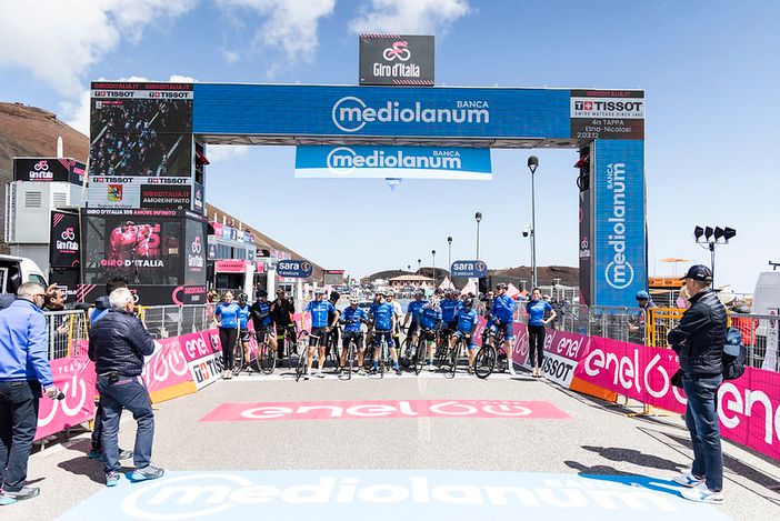 DA AOSTA LA PEDALATA AMATORIALE CON MAURIZIO FONDRIEST E PAOLO BETTINI DA AOSTA LA PEDALATA AMATORIALE CON MAURIZIO FONDRIEST E PAOLO BETTINI