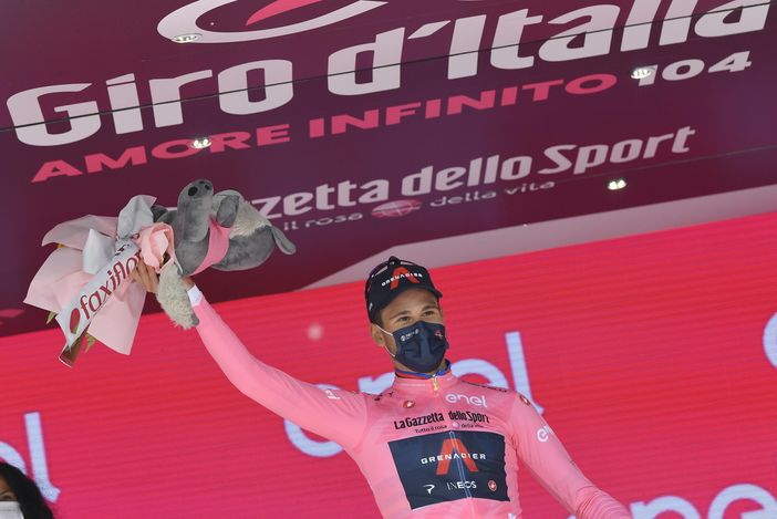 FILIPPO GANNA VINCE LA PRIMA TAPPA DEL GIRO D’ITALIA  ED È LA PRIMA MAGLIA ROSA