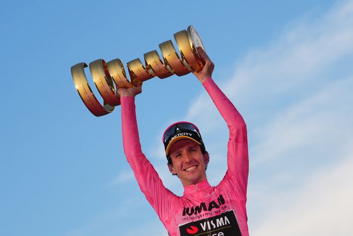 Il vincitore del Giro 2025 Simon Yates. Photo credits: LaPresse. Dal comunicato stampa Rcs Sport Il vincitore del Giro 2025 Simon Yates. Photo credits: LaPresse. Dal comunicato stampa Rcs Sport