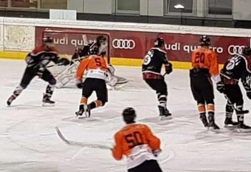 Hochey ghiaccio: IHL D1; Dopo la sconfitta a Laces per i Gladiators è salita Hochey ghiaccio: IHL D1; Dopo la sconfitta a Laces per i Gladiators è salita