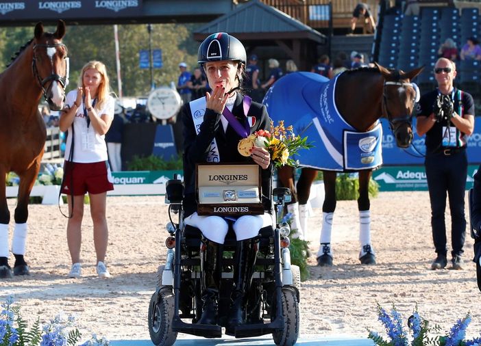Sara Morganti, campionessa del mondo di para dressage. ‘La vera star? Quella vanitosa di Royal Delight, la mia cavalla’