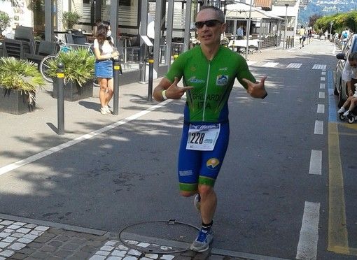 Valdigne Triathlon riparte con il botto al Medio di Arona