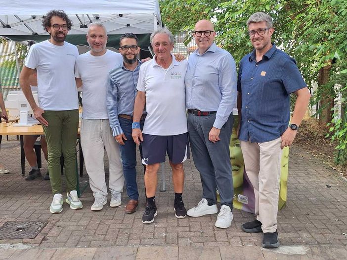Da sin: Luca Delfino,Giuseppe Sparta e Carlo Tarsia, il coach Gianni Zullo, il Sindaco di Buttigliera Alfredo Cimarella e l'Assessore Daniele Chiriotti Da sin: Luca Delfino,Giuseppe Sparta e Carlo Tarsia, il coach Gianni Zullo, il Sindaco di Buttigliera Alfredo Cimarella e l'Assessore Daniele Chiriotti