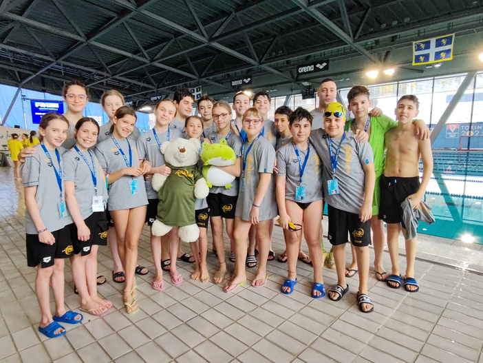 Esordienti A al completo con il Coach Mattia Castiglioni Esordienti A al completo con il Coach Mattia Castiglioni