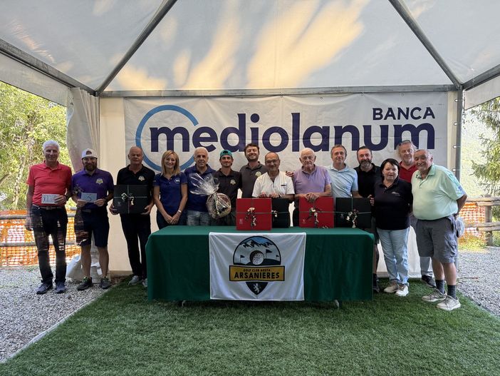 Nella foto da sinistra: Giuseppe Ramolivaz, Simone Meggiolaro, Flavio Vertui, Daniela Ferraris, Massimo Marpegan, Alberto Borre, Andrea Succi, Domenico Scopacasa, Renato Rollet, René Savoye, Davide Chabloz, Anna Berlier, Marco Lambert, Dario Collé.