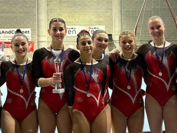 Fatima Rosset e Claire Savoye (ultime a destra) con le compagne