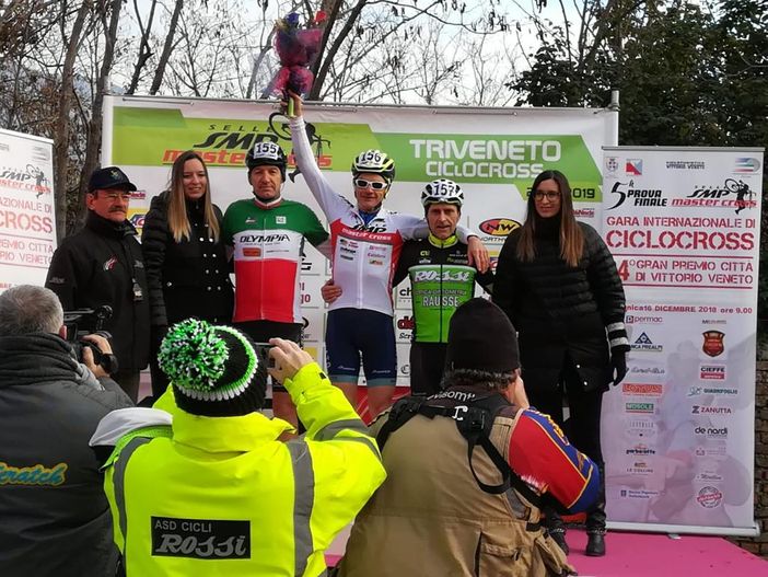 Ciclismo: Cross; Agostinacchio e Cottin primi, Pesse sul podio a Vittorio Veneto Ciclismo: Cross; Agostinacchio e Cottin primi, Pesse sul podio a Vittorio Veneto