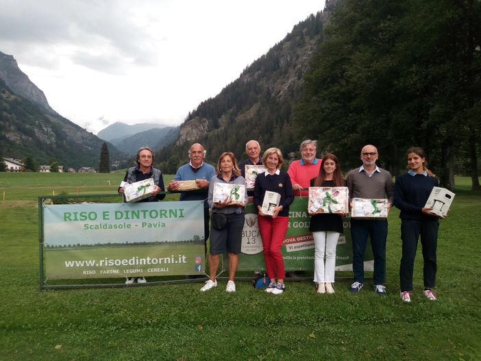 Coppa Riso&amp;Dintorni, da sn dietro il tabellone Vecchio Carlo, Deledda Gian Franco, Cena Pierfranco, Andrea Scarienzi; davanti al tabellone Barda Liliane, Lorenzini Annalisa, Maggio Giulia e Maggio Francesco