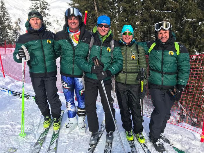 La squadra dei guardaparco, da sinistra Alberto Peracino (fondo), Mattia Colombo (discesa), Stefano Cerise (Ispettore Comitato promotore), Raffaella Miravalle (salita), Stefano Borney (tiro)