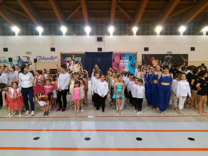 Le premiazioni al saggio della Gym