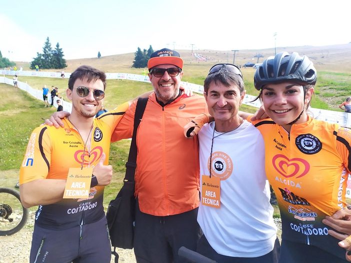 Il pres. Sergio Cosentino soddisfatto con i suoi gioelli Il pres. Sergio Cosentino soddisfatto con i suoi gioelli