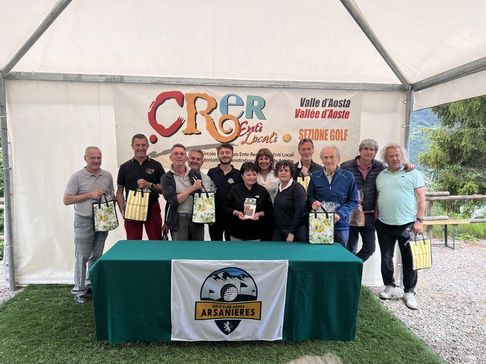 Nella foto da sinistra: Marco Henriod, Manuel Barrel, Tomasz Zieba, Domenico Pellicone, Andrea Succi, Annamaria Berlier, Mariella Vallet (responsabile Crer sezione golf), Marisa Rey, Roberto Rossi, Pier Giorgio Gagliardi, Giancarlo Grange, Marco Lambert. Nella foto da sinistra: Marco Henriod, Manuel Barrel, Tomasz Zieba, Domenico Pellicone, Andrea Succi, Annamaria Berlier, Mariella Vallet (responsabile Crer sezione golf), Marisa Rey, Roberto Rossi, Pier Giorgio Gagliardi, Giancarlo Grange, Marco Lambert.