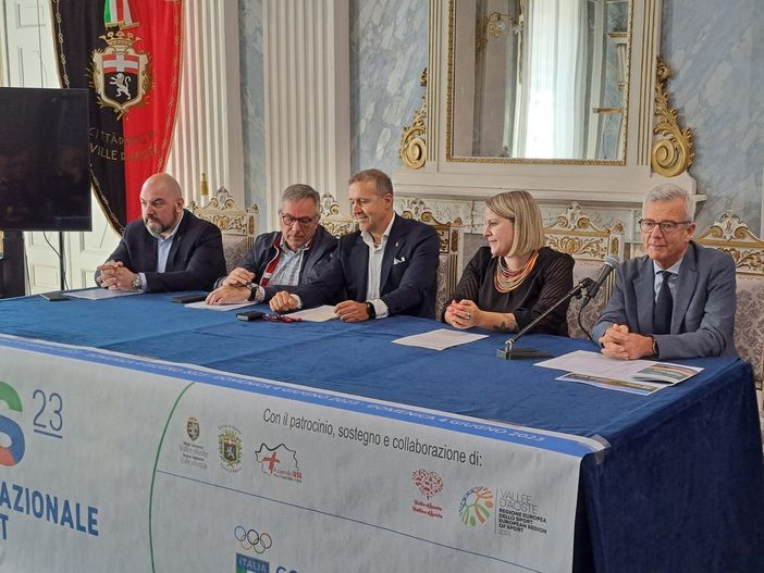 Da sn: Carlo Marzi, Giulio Grosjacques, Jean Dondeynaz, Josette Borre e Massimo Uberti Da sn: Carlo Marzi, Giulio Grosjacques, Jean Dondeynaz, Josette Borre e Massimo Uberti