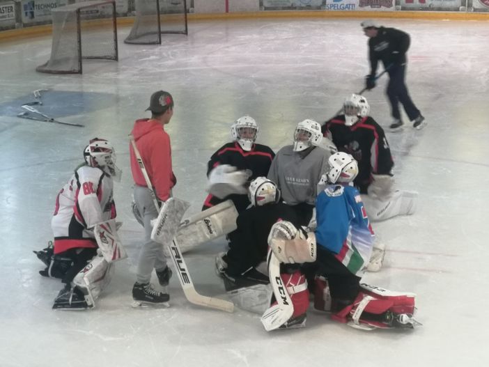 Hockey su ghiaccio: Forcing delle Gladiatrici Azzurre al palaghiaccio di Aosta Hockey su ghiaccio: Forcing delle Gladiatrici Azzurre al palaghiaccio di Aosta
