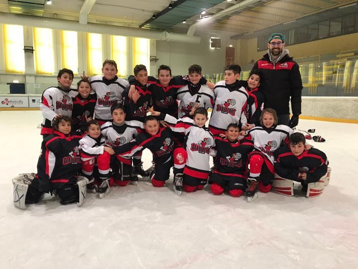 Hockey ghiaccio: Spettacolo con gli U 11 al aplaghiaccio Hockey ghiaccio: Spettacolo con gli U 11 al aplaghiaccio