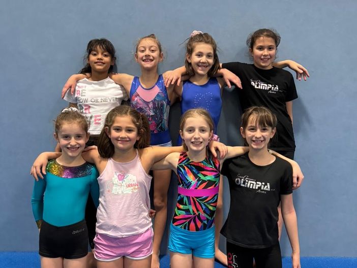 Sthacy Gonzalez, Cécile Di Fresco, Noemi Guerrisi, Clio Nicoletta, Viola Malgaroli, Mia De Filippis, Adele Malgaroli e Stéphanie Centoz Sthacy Gonzalez, Cécile Di Fresco, Noemi Guerrisi, Clio Nicoletta, Viola Malgaroli, Mia De Filippis, Adele Malgaroli e Stéphanie Centoz