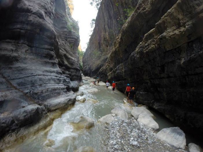La Federazione Italiana Rafting precisa:  Nessuna attività di rafting sul Raganello