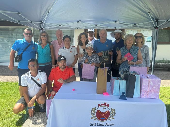 Da sinistra: Franco Corino, Andrea Cheli, Sara Raiteri, Gianfranco Ratibondi, Simone Fiabane, Pamela Corino, Jenny Jocollè, Emidio Brun, Federico Fiabane, Dario Come’, Andrea Vallet, Rosella Grange e Lea Blanc. Da sinistra: Franco Corino, Andrea Cheli, Sara Raiteri, Gianfranco Ratibondi, Simone Fiabane, Pamela Corino, Jenny Jocollè, Emidio Brun, Federico Fiabane, Dario Come’, Andrea Vallet, Rosella Grange e Lea Blanc.