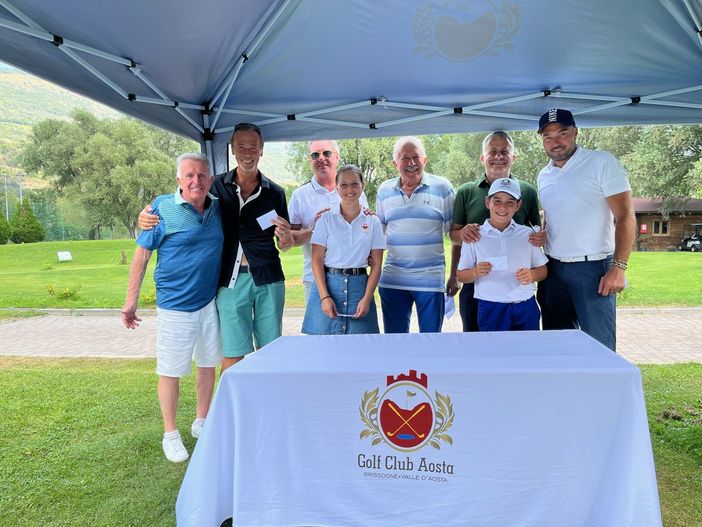 Da sinistra: Guido Nieroz, Roberto Rossi, Edi Avoyer, Michelle Avoyer, Dario Come’, Domenico Pellicone, Federico Fiabane e Simone Fiabane Da sinistra: Guido Nieroz, Roberto Rossi, Edi Avoyer, Michelle Avoyer, Dario Come’, Domenico Pellicone, Federico Fiabane e Simone Fiabane