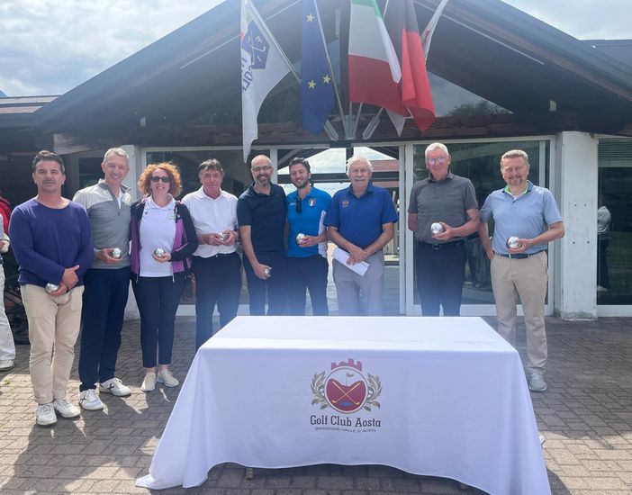 Da sinistra: Rudy Perronet, Fabio Junod, Elena Trinchero, Emilio Bionaz, Alfonso Gambino, Cristian Odetti, Dario Come’, Attilio celesia e Cesarino Colle’. Da sinistra: Rudy Perronet, Fabio Junod, Elena Trinchero, Emilio Bionaz, Alfonso Gambino, Cristian Odetti, Dario Come’, Attilio celesia e Cesarino Colle’.