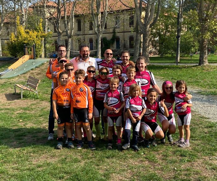 Ciclismo: Renzulli, Bortolotti e Domatti sul podio del Trofeo Anpi a Collegno Ciclismo: Renzulli, Bortolotti e Domatti sul podio del Trofeo Anpi a Collegno