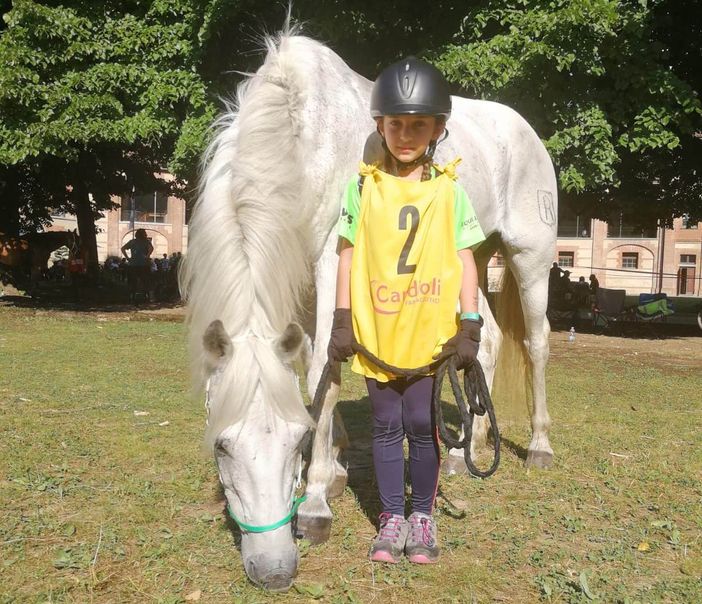 Hélène Castelnuovo. Nell'articolo Elisa Rocher e Francesca Praz Hélène Castelnuovo. Nell'articolo Elisa Rocher e Francesca Praz