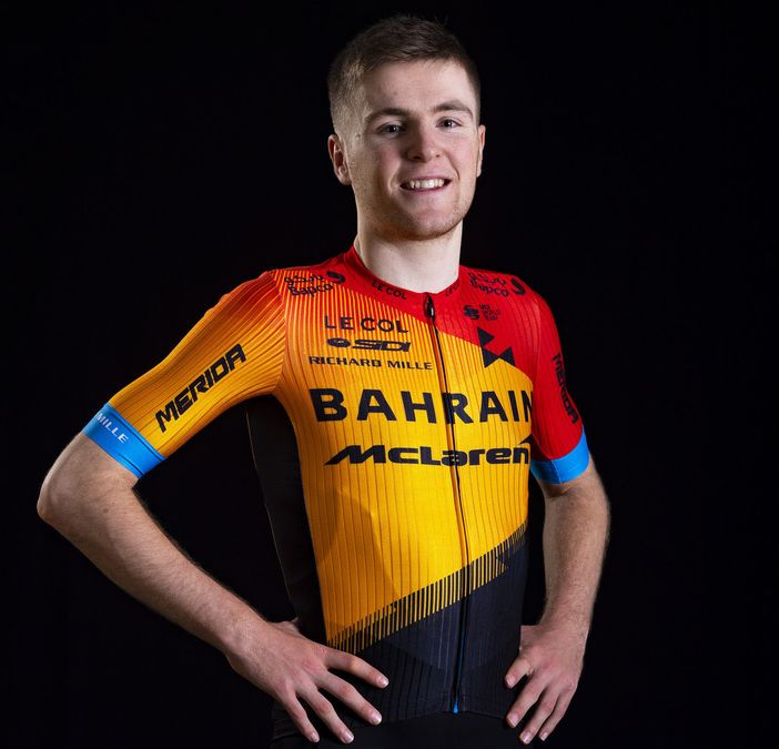 Fred Wright, miglior tempo individuale, insieme al compagno di squadra Rafa Valls, terzo miglior tempo di giornata, ha portato la Bahrain-McLaren al successo nella quarta frazione del Giro d'Italia Virtual Fred Wright, miglior tempo individuale, insieme al compagno di squadra Rafa Valls, terzo miglior tempo di giornata, ha portato la Bahrain-McLaren al successo nella quarta frazione del Giro d'Italia Virtual