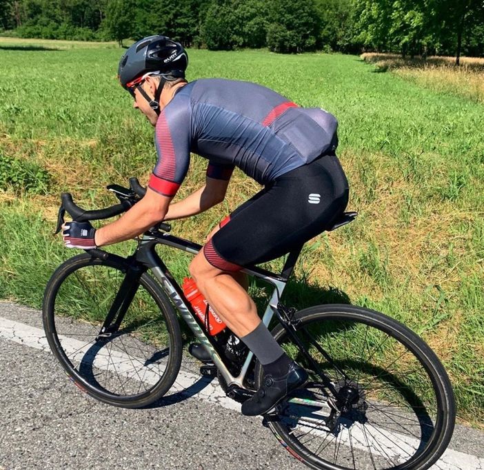 Allenamento in bici per Federico Pellegrino