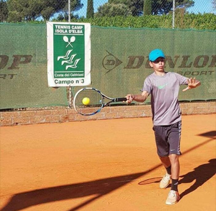 Noah Canonico durante la premiazione con il famoso coach Max Sartori. Noah Canonico durante la premiazione con il famoso coach Max Sartori.